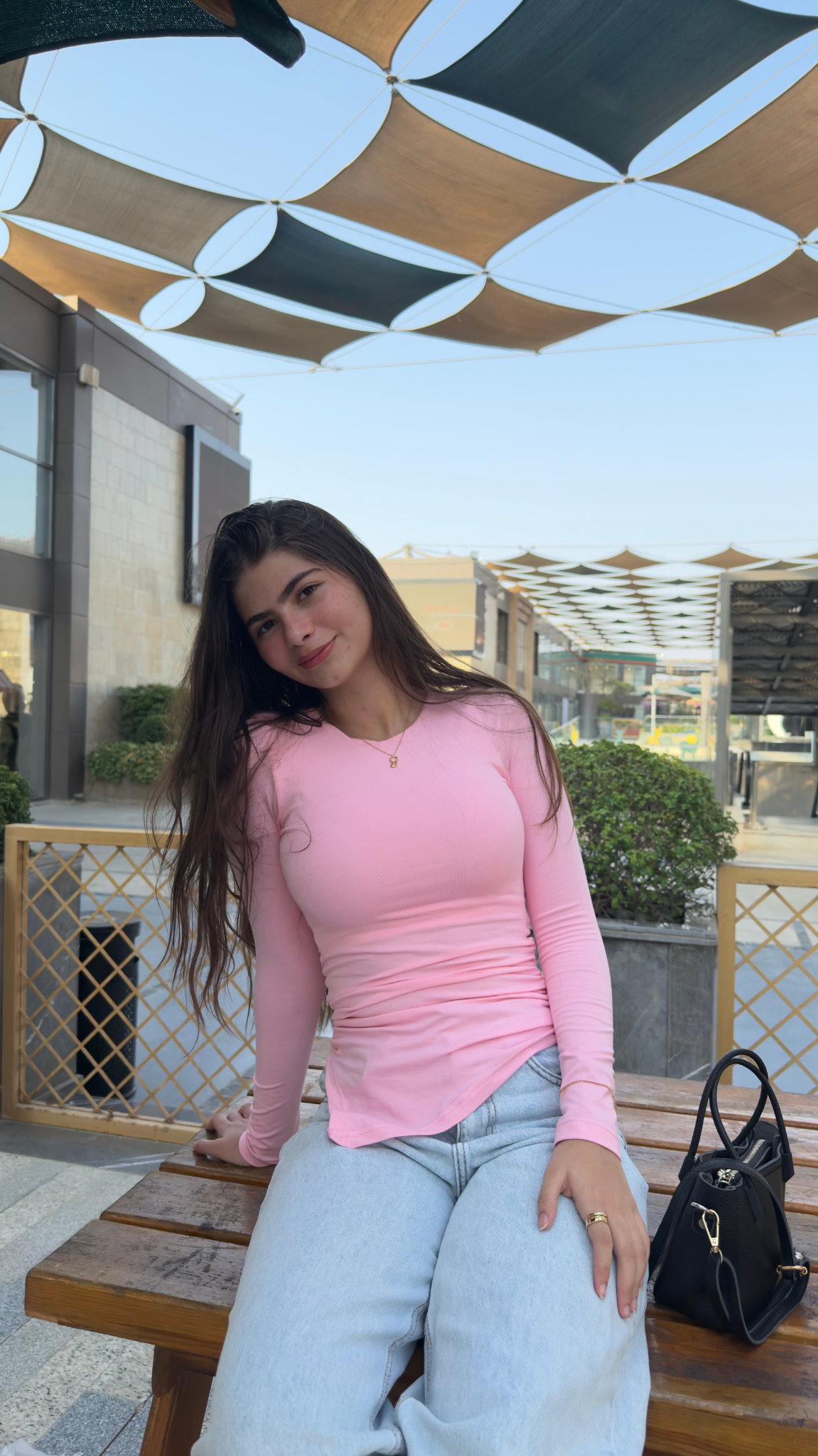 V-Hem Long Sleeve Top