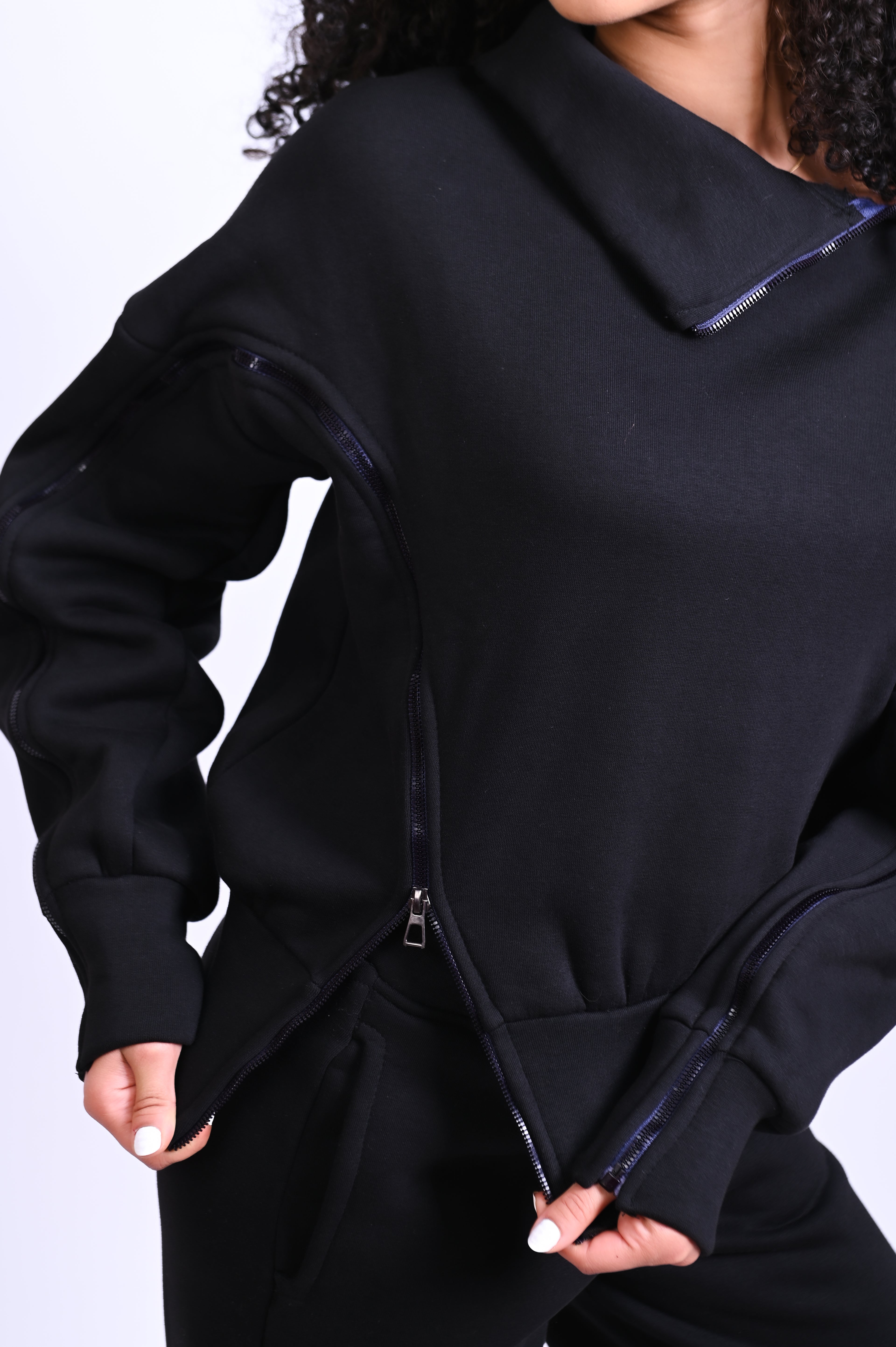 Twist-Zip Sweatshirt