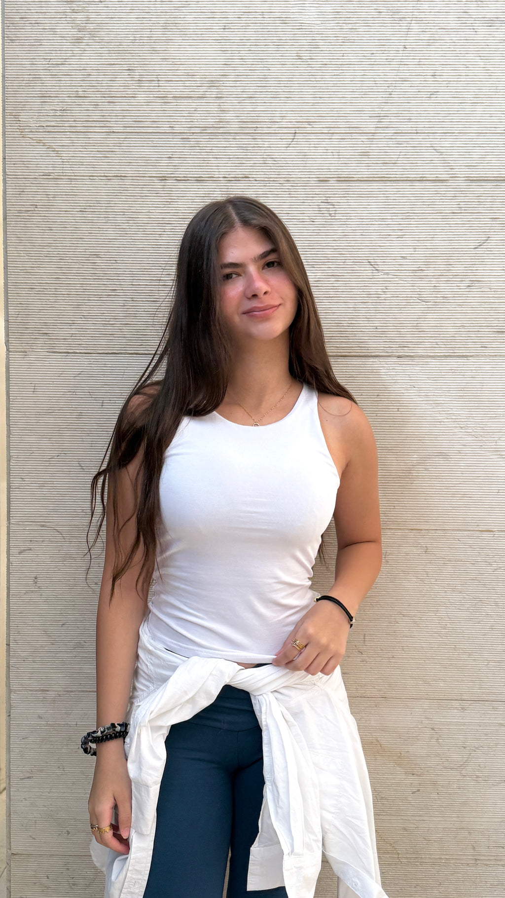 Sleeveless basic top