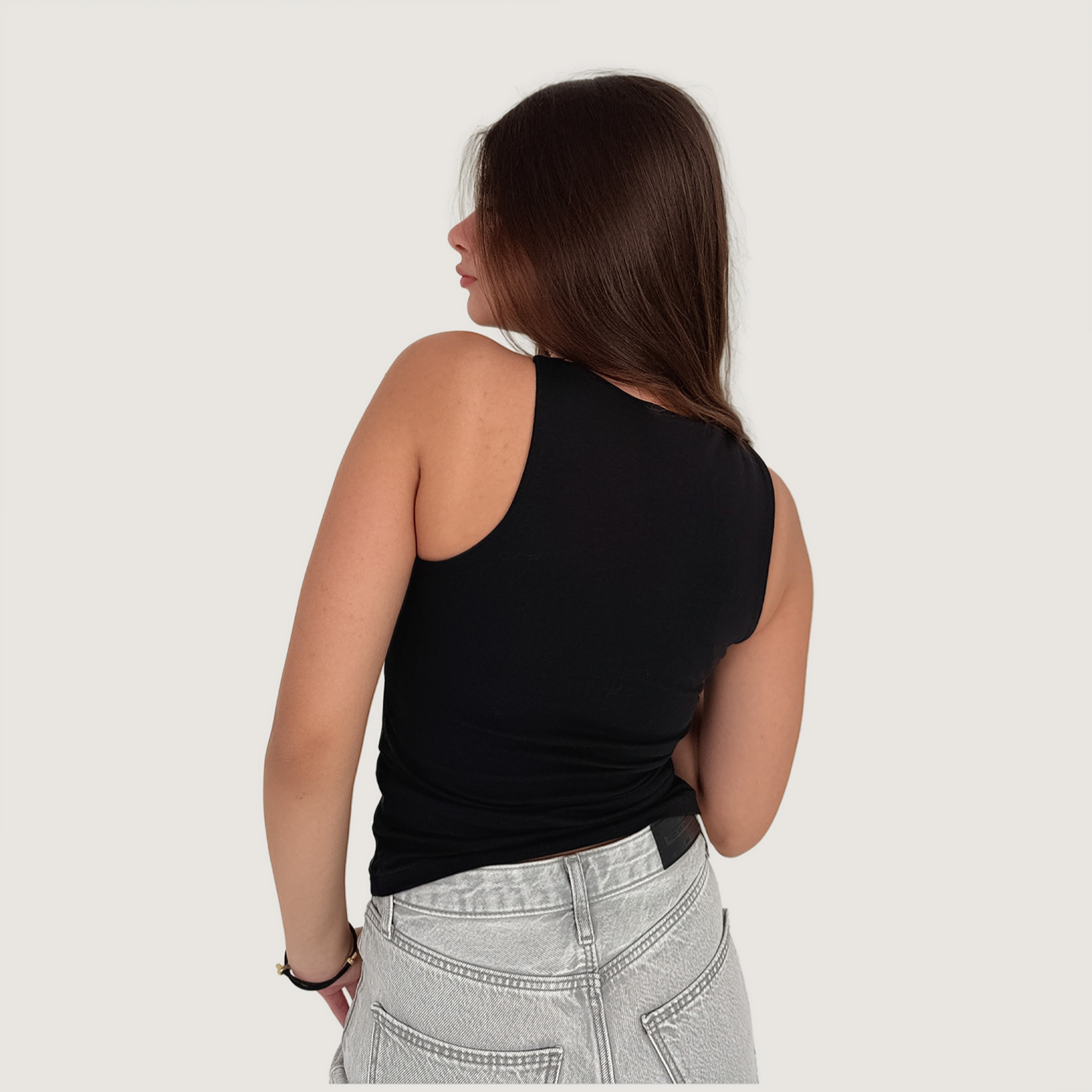 Sleeveless basic top